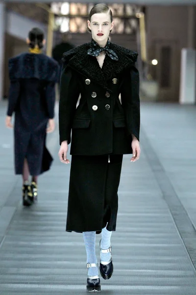 Look 3